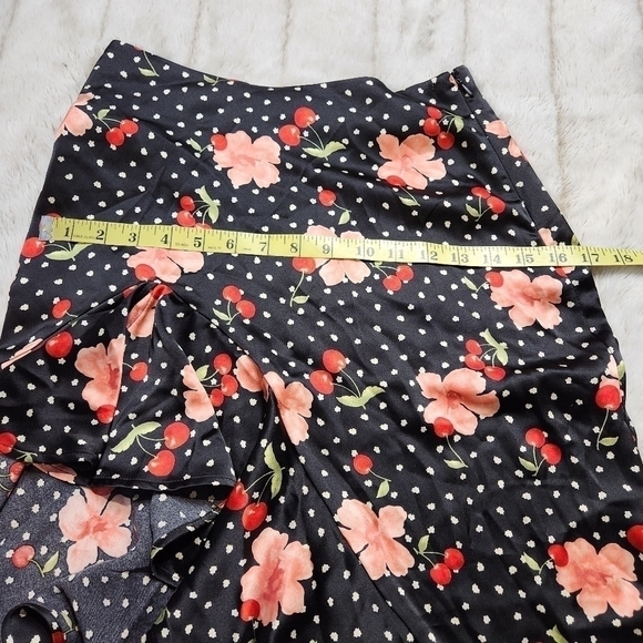 Size S Skirt Asymmetrical Ruffled skirt Cherry blossom print black pink Color - Picture 11 of 12